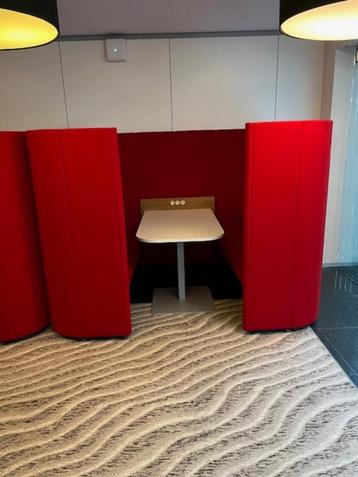 Akoestische workspace of vergaderbank 'Rondo' rood