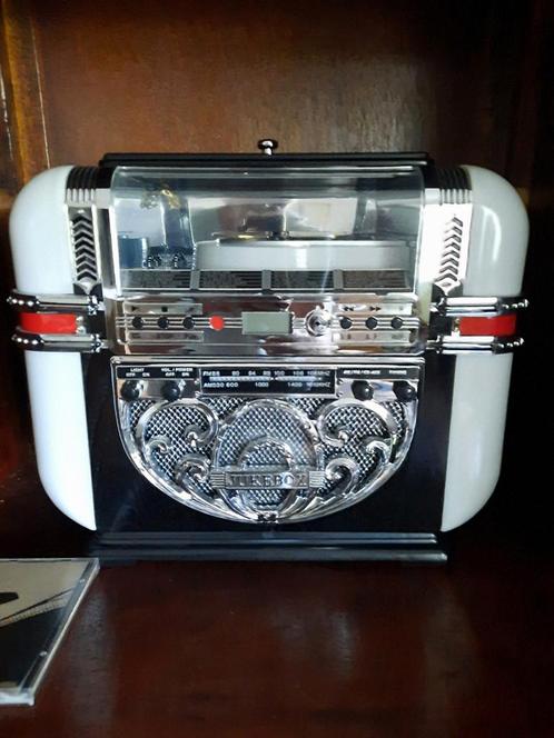 Mini  radio en cd jukebox + 33 cd's, Verzamelen, Automaten | Jukeboxen, Zo goed als nieuw, Ophalen of Verzenden