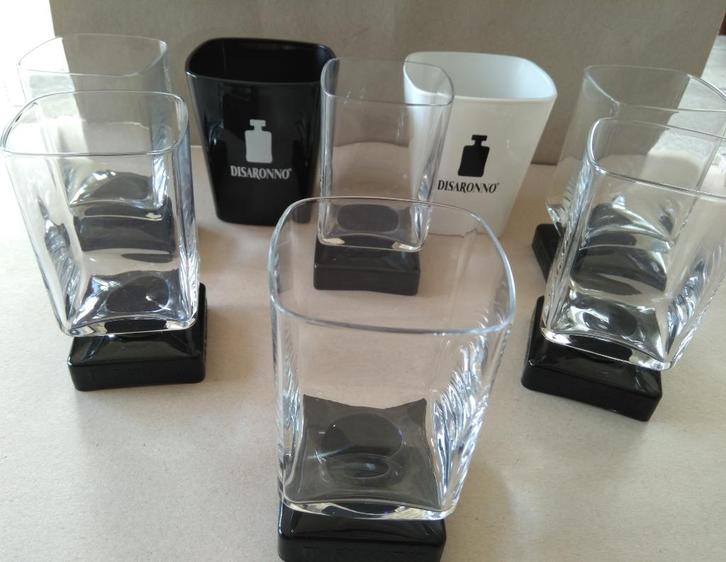 6 Glazen Amaretto Disaronno + 2 potjes voor …. – Vintage, Verzamelen, Glas en Drinkglazen, Zo goed als nieuw, Borrel- of Shotglas