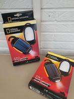 2x national geographic 4in1 batterij zaklamp solar, Caravanes & Camping, Accessoires de camping, Comme neuf