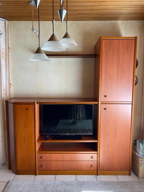 Wandkast Hulsta, Huis en Inrichting, Kasten | Wandmeubels, Zo goed als nieuw, 100 tot 150 cm, 200 tot 250 cm, 25 tot 50 cm, Met lade(s)
