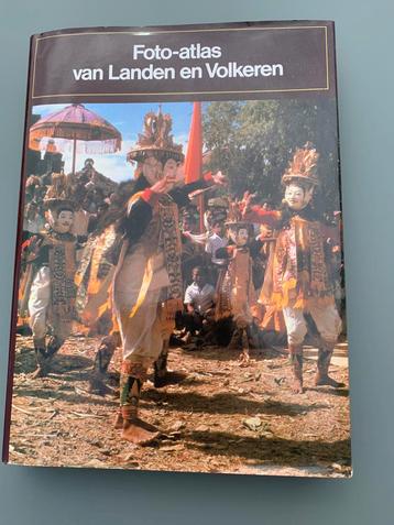 Fotoatlas der landen en volkeren, Lekturama beschikbaar voor biedingen