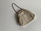 Vintage tasje in wit metaal mesh en met roosjes, Handtassen en Accessoires, Tassen | Damestassen, Ophalen of Verzenden, Zo goed als nieuw