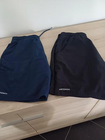 2 sport shorts maat smal  beschikbaar voor biedingen