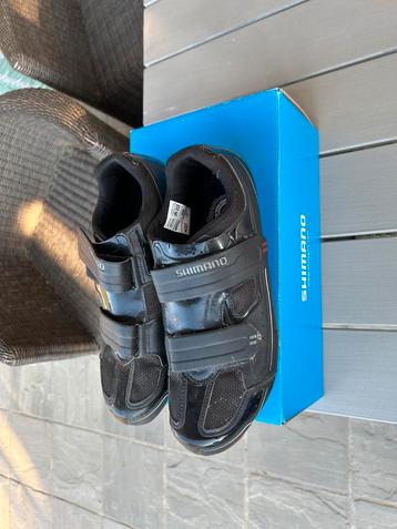 RACESCHOENEN SHIMANO SH-R065-L beschikbaar voor biedingen