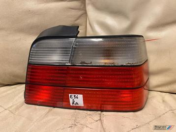 Bmw E36 sedan achterlicht rechts M3 wit rood 3-serie  beschikbaar voor biedingen