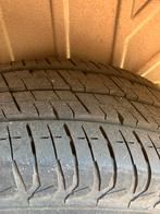 2 banden lichte vracht 215 65 15 102/104T, Auto-onderdelen, Banden en Velgen, Ophalen, 215 mm, 15 inch, Band(en)