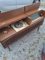Schuurvondst : antieke kast met radio en platenspeler en box, Antiek en Kunst, Ophalen
