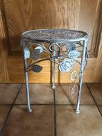 Romantische bijzettafel voor huisdecoratie, Minder dan 45 cm, Metaal of Aluminium, Romantique, Rond