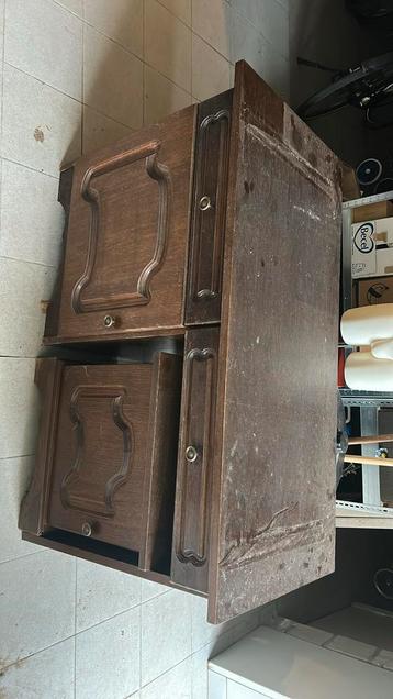 Eiken bureau met extra kastje (moet snel weg) beschikbaar voor biedingen