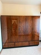 GRATIS  Grote vintage kast -- af te halen in Zandvlie, Huis en Inrichting, Kasten | Buffetkasten, Ophalen, Gebruikt, 200 cm of meer