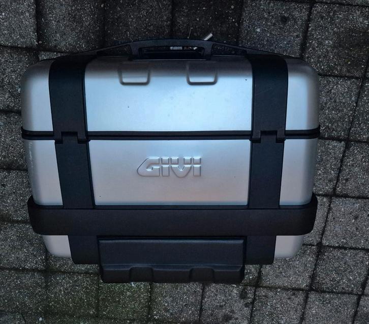 Top case GIVI TRK46, Motos, Accessoires | Valises & Sacs, Enlèvement