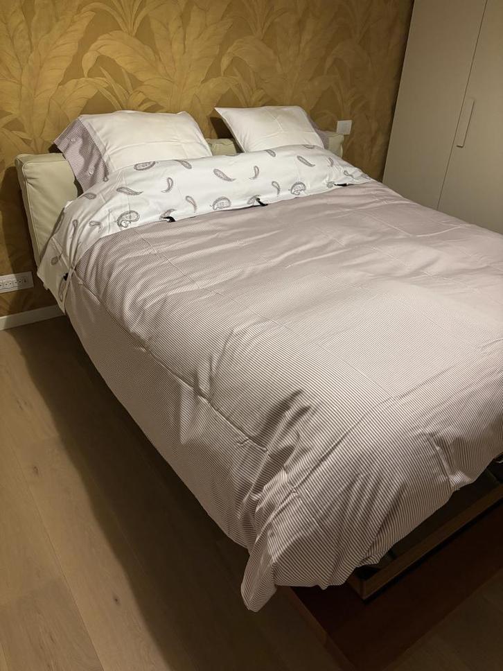 Italiaans designbed MORASSUTTI, Huis en Inrichting, Slaapkamer | Bedden, Zo goed als nieuw, Tweepersoons, Overige maten, Hout