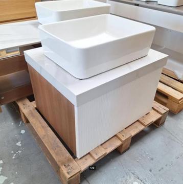 SALE Badmeubel 60 cm met waskom mat wit ribbel houtlook nr22 beschikbaar voor biedingen