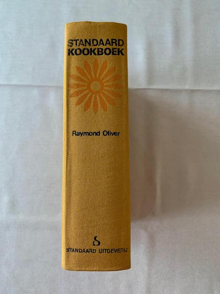 Kookboek (Raymond Oliver), Boeken, Kookboeken, Zo goed als nieuw, Ophalen of Verzenden