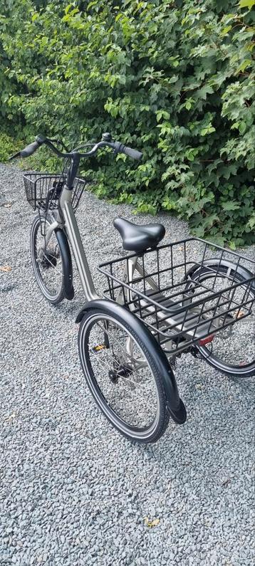 driewiel fiets met batterij ondersteuning lage instap  beschikbaar voor biedingen