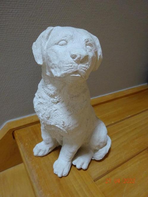 Lief beeld "puppy hond" in Yton (?) Hoogte ongeveer 36 cm, Tuin en Terras, Tuinbeelden, Ophalen of Verzenden