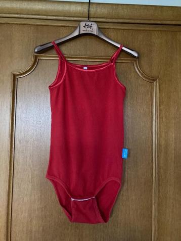 Rode body met schouderbandjes en drukknopen, 140, Pien&Polle beschikbaar voor biedingen