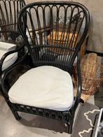 Rotan stoel met kussen. 2 stuks beschikbaar., Huis en Inrichting, Stoelen, Ophalen
