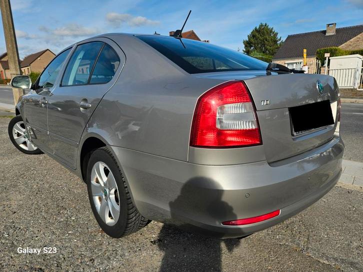 SKODA OCTAVIA 1.6 TDI GPS AIRCO PDC BIJNA NIEUWSTAAT, Auto's, Skoda, Particulier, Octavia, ABS, Airbags, Bluetooth, Boordcomputer
