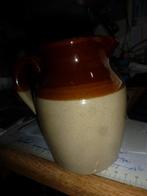 stenen melkkruik 14 cm hoog , bruin/beige, Ophalen of Verzenden