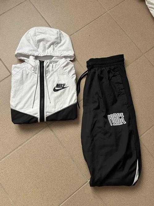 nike tracksuit, Kleding | Heren, Sportkleding, Zo goed als nieuw, Overige typen, Maat 46 (S) of kleiner, Wit, Verzenden
