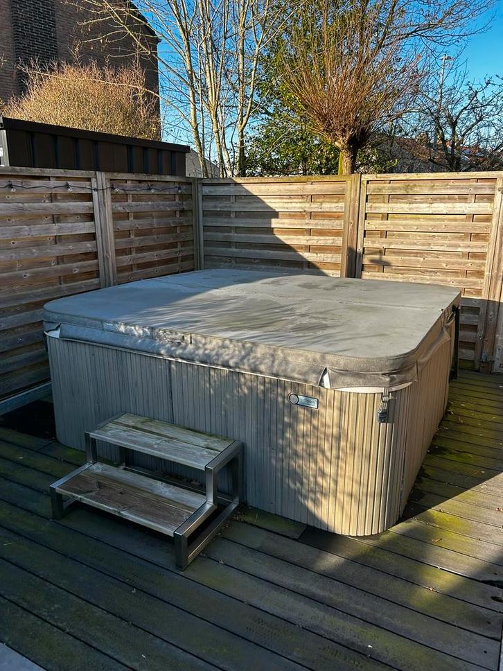Jacuzzi hotspring envoy, Jardin & Terrasse, Bains à remous et Spas, Comme neuf, Fixé, Escalier, Enlèvement