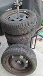 Winterbanden Goodyear Ultragrip 215/55R16 93H M+S, Auto-onderdelen, Banden en Velgen, Ophalen, 16 inch, Banden en Velgen, Winterbanden