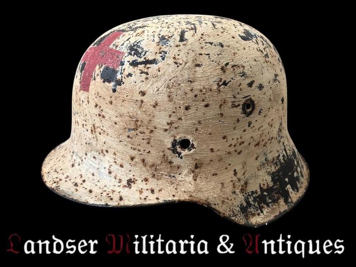 Casque camouflage d'hiver WW2 M42 Sanitäter <EF66>, Collections, Objets militaires | Seconde Guerre mondiale, Enlèvement ou Envoi