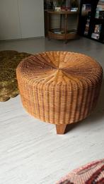 Rotan poef/tafeltje, Huis en Inrichting, Ophalen, Zo goed als nieuw