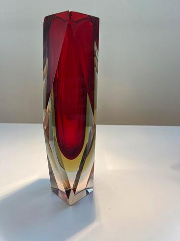 Flavio Poli Sommerso Italian Murano glass red orange vase beschikbaar voor biedingen