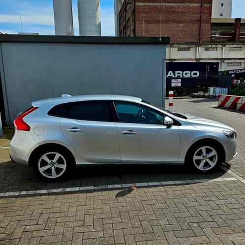 Volvo V40 D2 2014 | Mommentum Business, Auto's, Volvo, Particulier, V40, ABS, Airbags, Airconditioning, Bluetooth, Boordcomputer