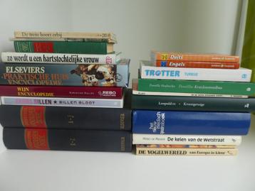 Wegens opruiming boekenkast: non-fictie beschikbaar voor biedingen