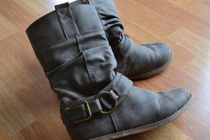 leuke stoere winter laarzen ., Kleding | Dames, Schoenen, Zo goed als nieuw, Lage of Enkellaarzen, Ophalen of Verzenden