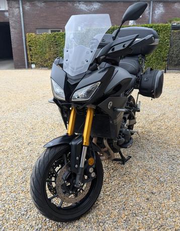 Yamaha Tracer 900 Tech Black + koffers beschikbaar voor biedingen