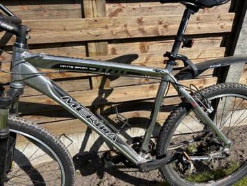mountainbike beschikbaar voor biedingen