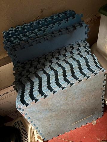 55 zwembadtegels 60cm x 60cm x 1cm beschikbaar voor biedingen