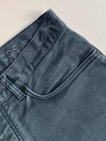 COS Slim tapered  beschikbaar voor biedingen