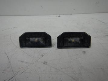 Tesla Model 3 Kentekenverlichting Set Links+rechts 1713282-0 beschikbaar voor biedingen