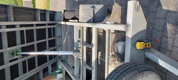 Bijna nieuwe elektrische kipper 3 ton beschikbaar voor biedingen