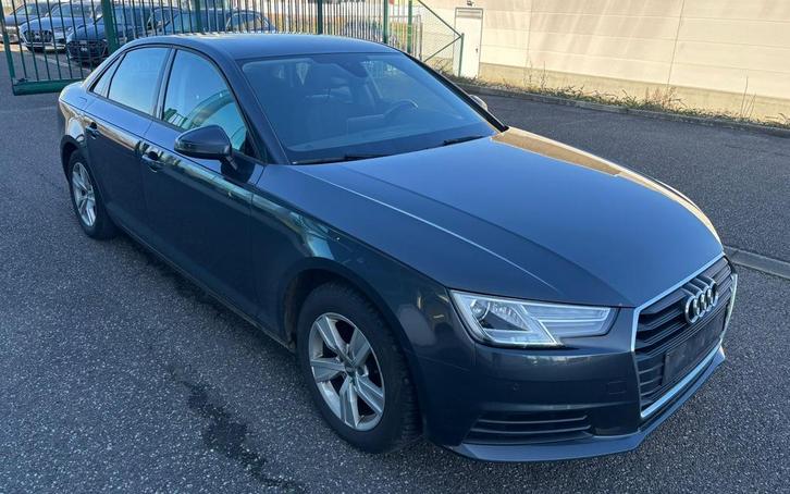 Audi A4 berline 2.0d 136CH/285.000Km/Export/Marchand/ propre, Autos, Audi, Particulier, A4, Diesel, Euro 6, Berline, Boîte manuelle
