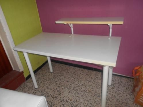 PETIT BUREAU TABLE IKEA AVEC ETAGERE AMOVIBLE, Huis en Inrichting, Bureaus, Gebruikt, Bureau, Ophalen