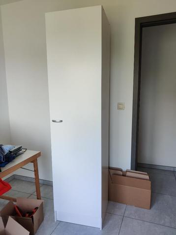 armoire colonne blanche 50cm x 50cm x 2m beschikbaar voor biedingen
