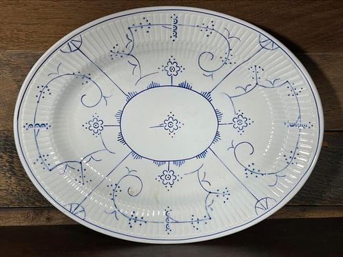 Grote ovale schotel BOCH Frères La Louvière Copenhague Saks, Antiek en Kunst, Antiek | Servies los, Ophalen of Verzenden