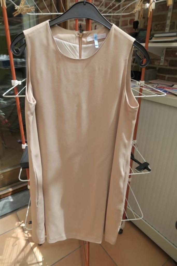 Kleedje beige Fabiana Filippi mt 40 (it 44), Kleding | Dames, Jurken, Zo goed als nieuw, Maat 38/40 (M), Beige, Knielengte, Ophalen of Verzenden