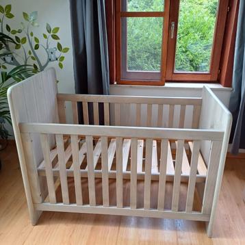 babybedje 120x60 met matras beschikbaar voor biedingen