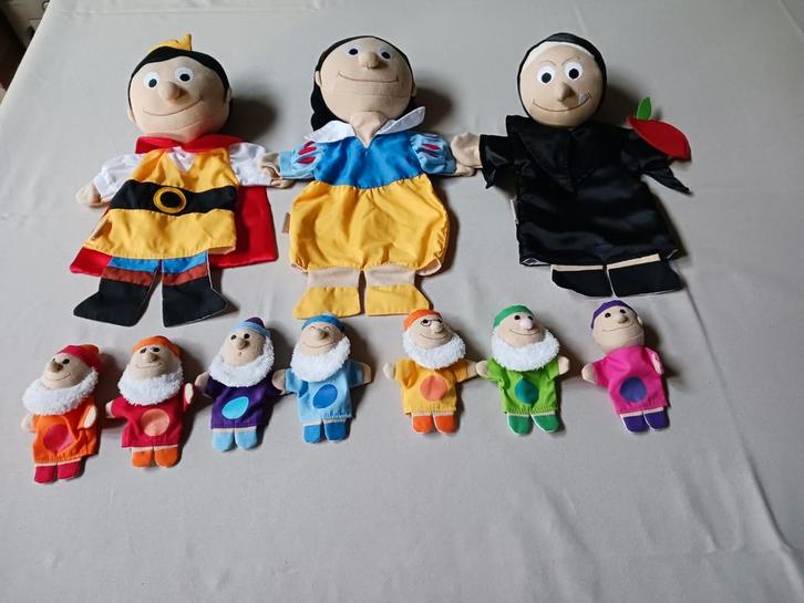 Hand- en vingerpoppen 'Sneeuwwitje en de zeven dwergen', Kinderen en Baby's, Speelgoed | Poppen, Ophalen of Verzenden