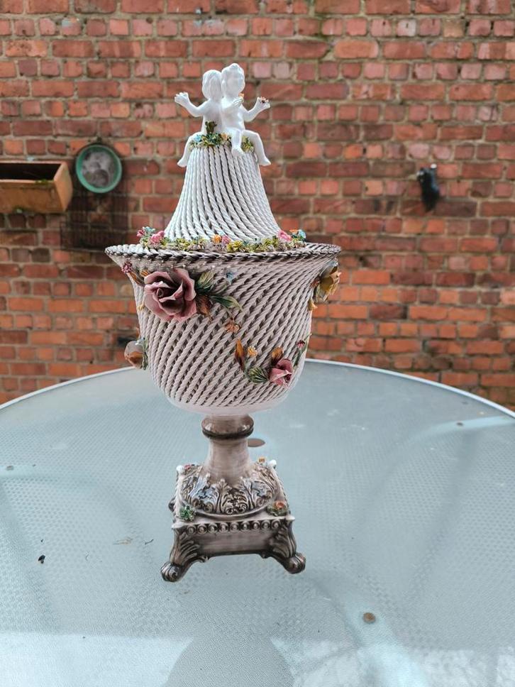 Porcelain table piece " Bassano" Italy, Jardin & Terrasse, Pièces d'eau & Fontaines, Comme neuf, Fontaine, Pierre, Enlèvement