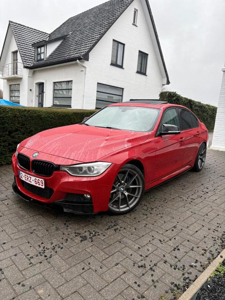 BMW F30 320D 340i KIT M-PERFORMANCE✅️, Auto's, BMW, Particulier, 3 Reeks, Diesel, Euro 5, 5 deurs, Automaat, Rood, Zwart, Leder