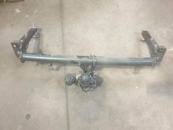 TREKHAAK Audi 80 (B4) Sedan 1.9 TD (AAZ) (01-1991/12-1995), Auto-onderdelen, Ophanging en Onderstel, Audi, Gebruikt